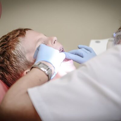 Porady dla pacjentów gabinetów stomatologicznych – jak zachować się w trakcie wizyty u stomatologa?